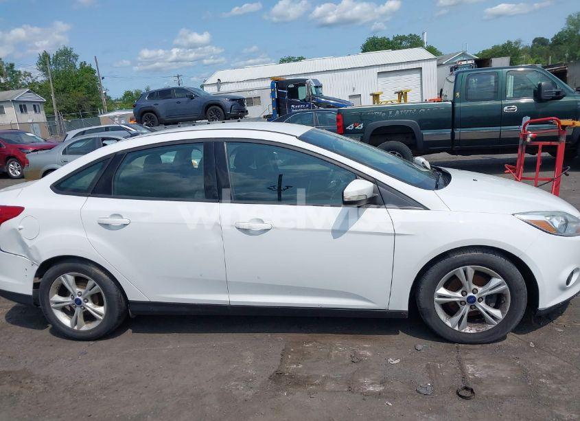 Photo 6 of 2014 Ford Focus SE (VIN 1FADP3F21EL402449)