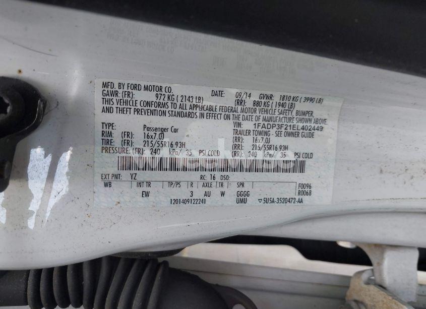 Photo 9 of 2014 Ford Focus SE (VIN 1FADP3F21EL402449)