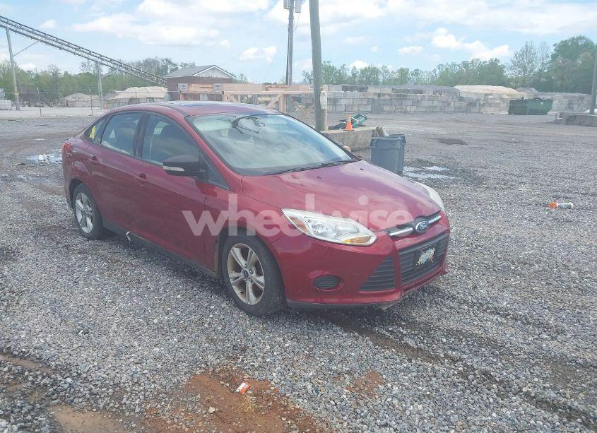 2014 Ford Focus SE (VIN 1FADP3F21EL447407) main photo