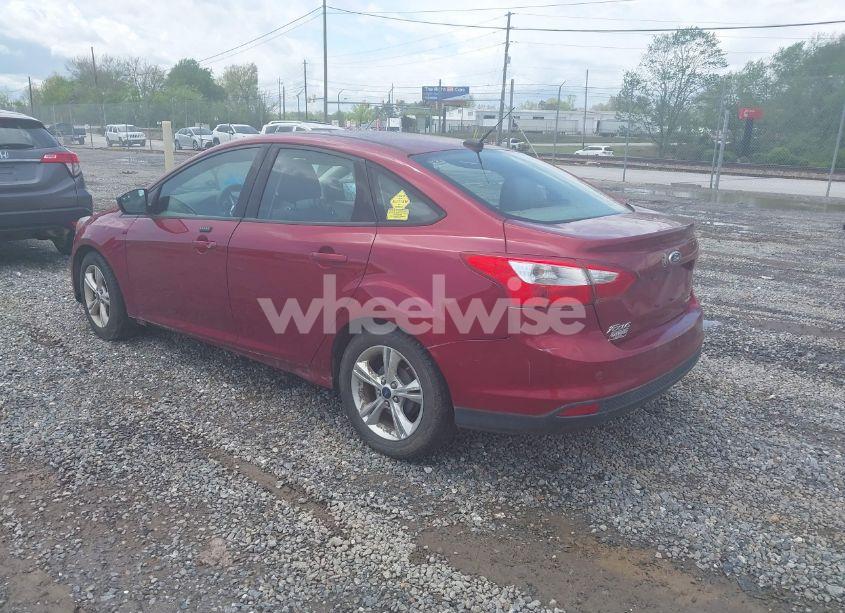 Photo 3 of 2014 Ford Focus SE (VIN 1FADP3F21EL447407)