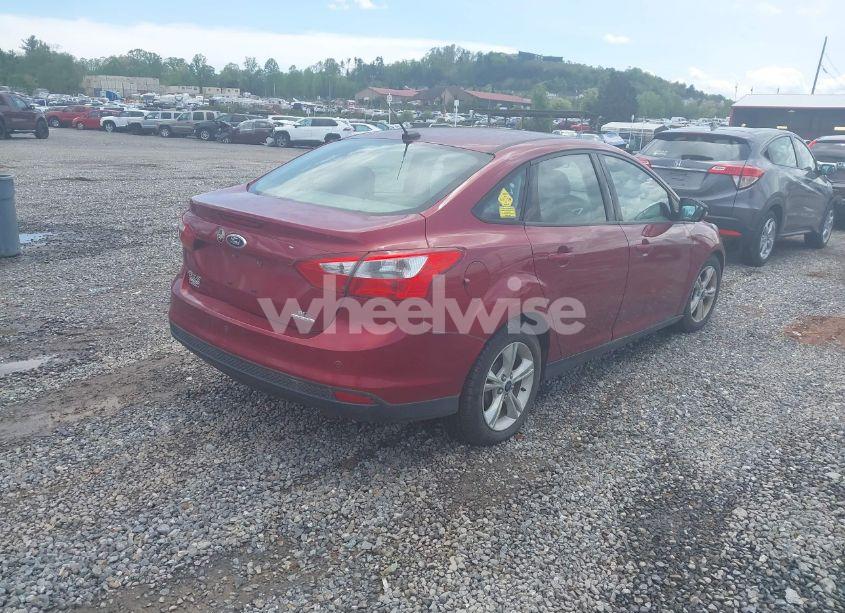 Photo 4 of 2014 Ford Focus SE (VIN 1FADP3F21EL447407)