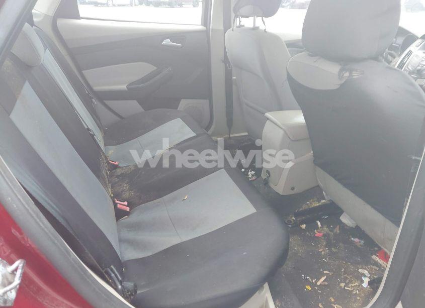 Photo 8 of 2014 Ford Focus SE (VIN 1FADP3F21EL447407)