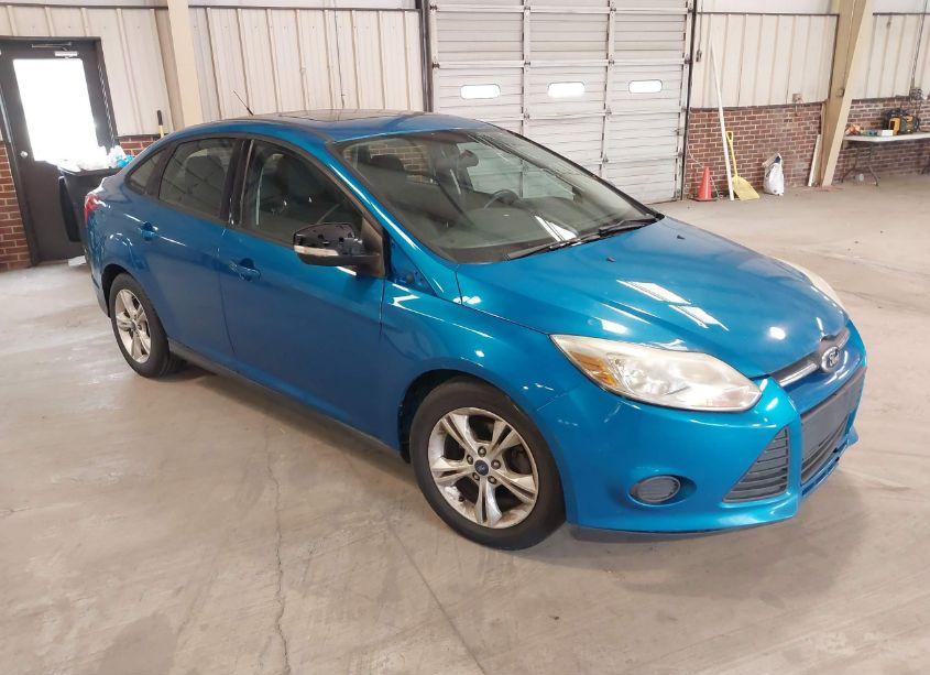 2014 Ford Focus SE (VIN 1FADP3F21EL448766) main photo