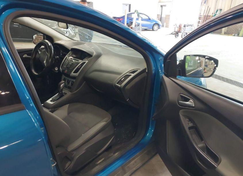 Photo 5 of 2014 Ford Focus SE (VIN 1FADP3F21EL448766)