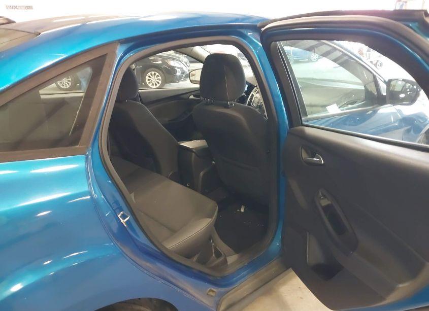 Photo 8 of 2014 Ford Focus SE (VIN 1FADP3F21EL448766)