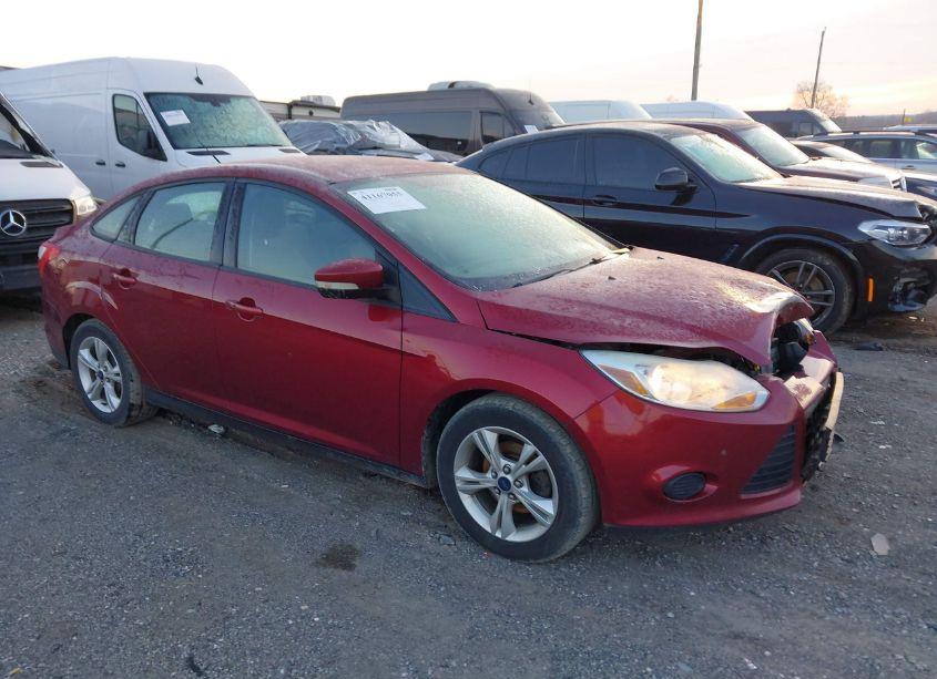 2014 Ford Focus SE (VIN 1FADP3F21EL458634) main photo