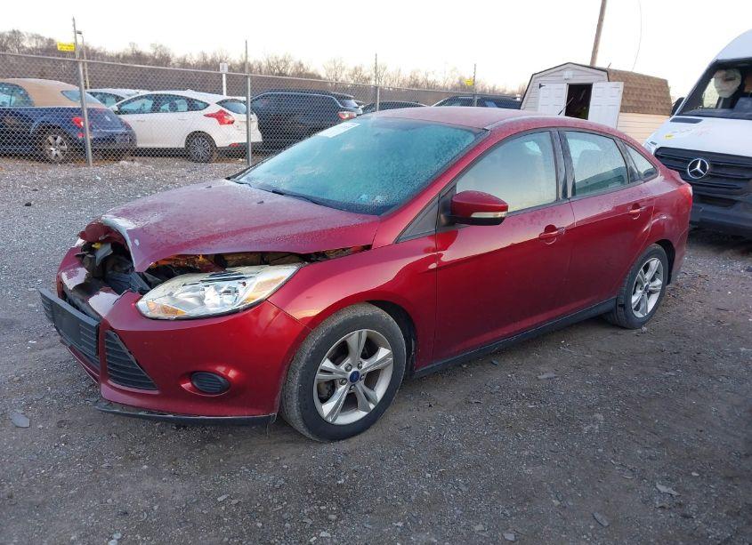 Photo 2 of 2014 Ford Focus SE (VIN 1FADP3F21EL458634)