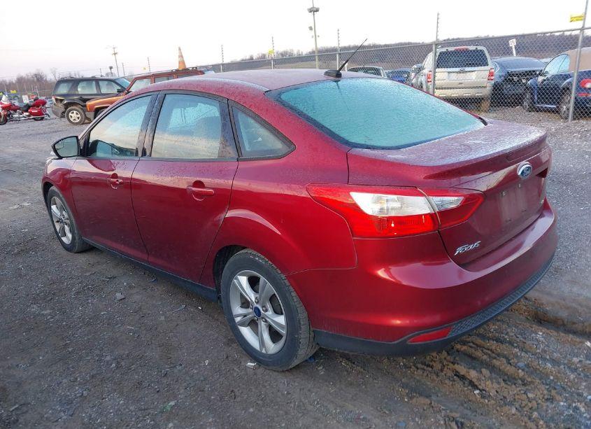 Photo 3 of 2014 Ford Focus SE (VIN 1FADP3F21EL458634)