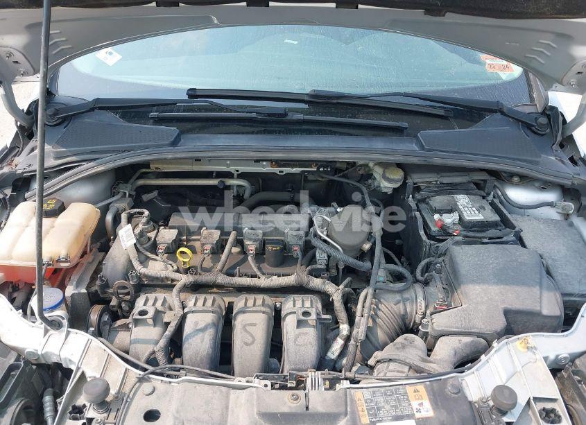 Photo 10 of 2015 Ford Focus SE (VIN 1FADP3F21FL203452)