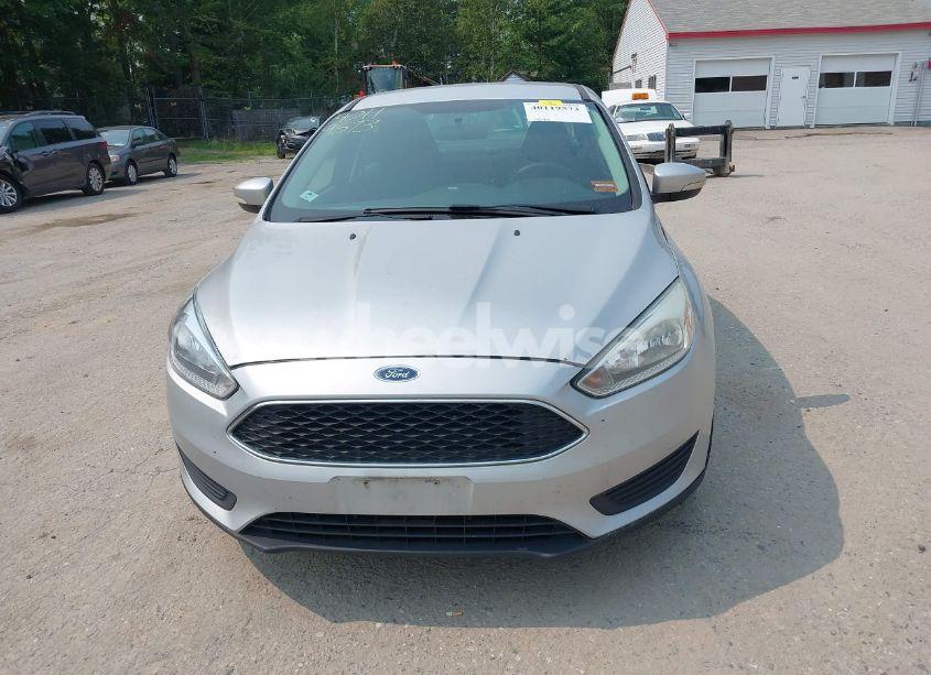 Photo 13 of 2015 Ford Focus SE (VIN 1FADP3F21FL203452)