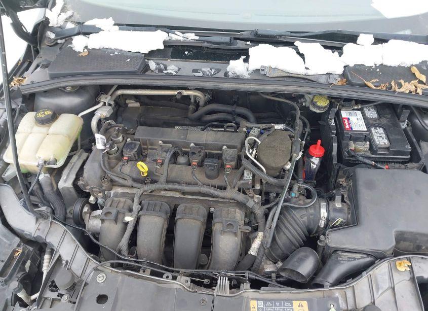 Photo 10 of 2015 Ford Focus SE (VIN 1FADP3F21FL209297)