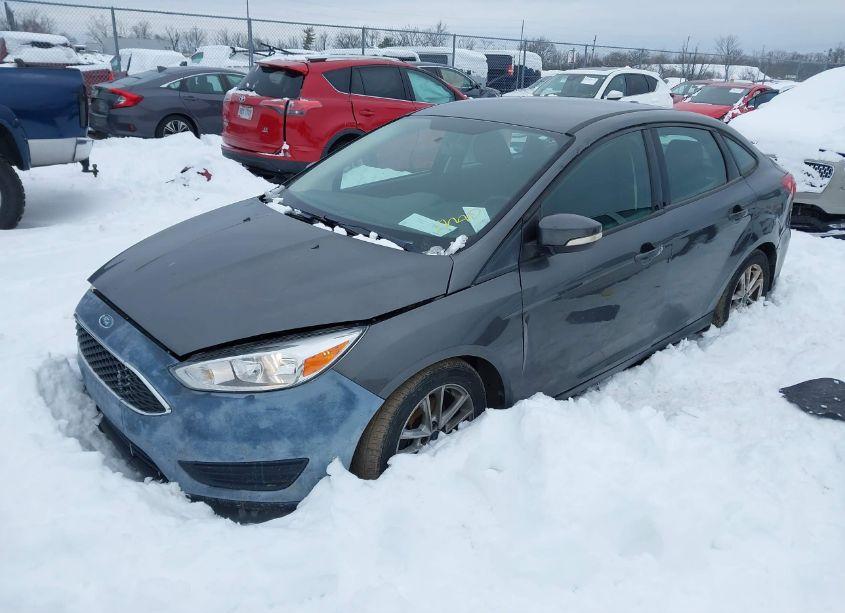 Photo 2 of 2015 Ford Focus SE (VIN 1FADP3F21FL209297)