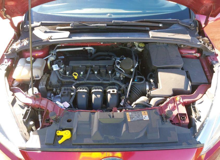 Photo 10 of 2015 Ford Focus SE (VIN 1FADP3F21FL256720)