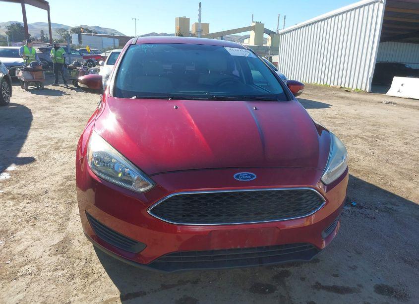 Photo 12 of 2015 Ford Focus SE (VIN 1FADP3F21FL256720)