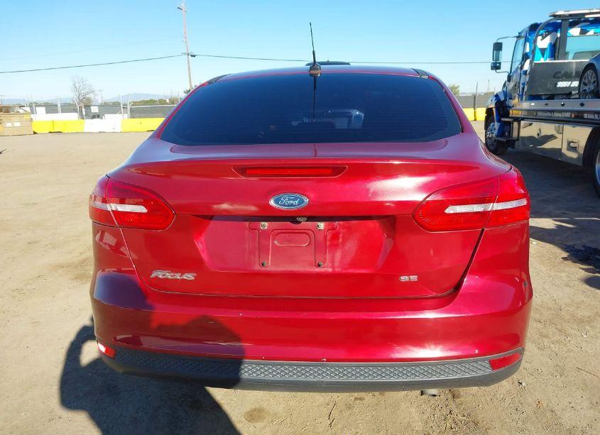 Photo 16 of 2015 Ford Focus SE (VIN 1FADP3F21FL256720)