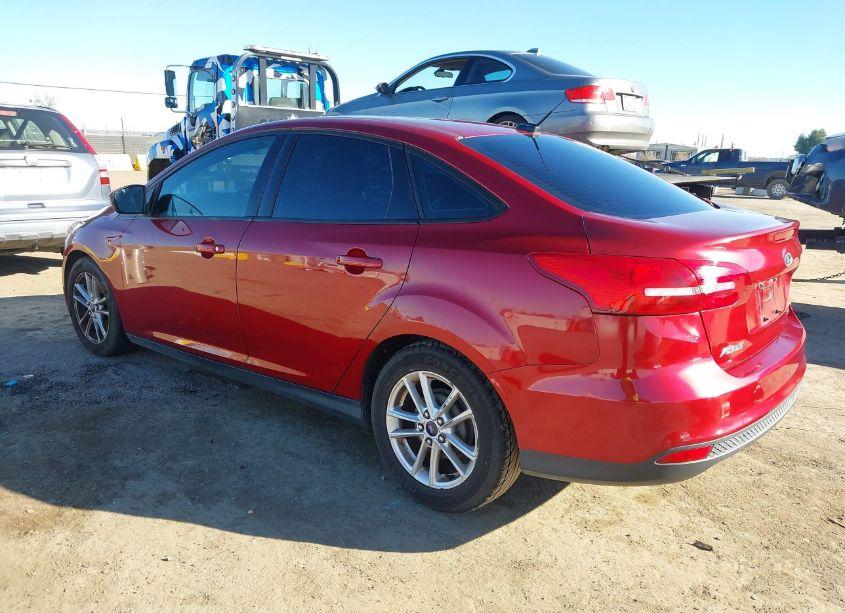 Photo 3 of 2015 Ford Focus SE (VIN 1FADP3F21FL256720)