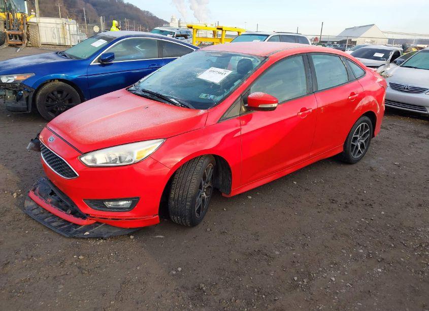 Photo 2 of 2015 Ford Focus SE (VIN 1FADP3F21FL268267)