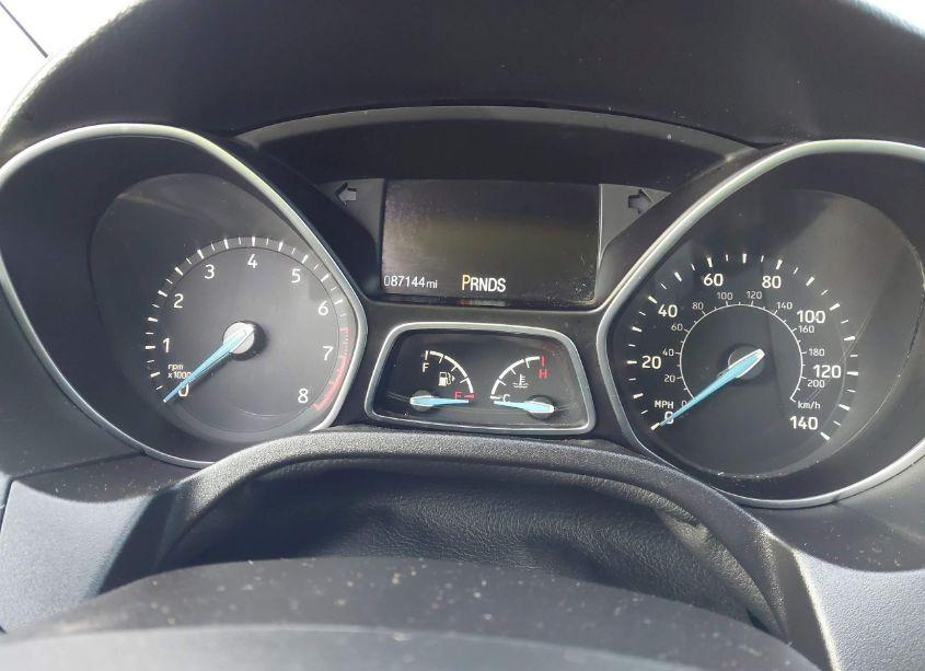 Photo 7 of 2015 Ford Focus SE (VIN 1FADP3F21FL268267)