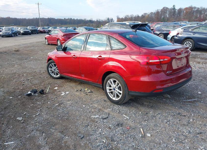 Photo 3 of 2015 Ford Focus SE (VIN 1FADP3F21FL270844)