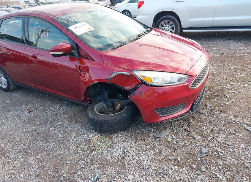 Photo 6 of 2015 Ford Focus SE (VIN 1FADP3F21FL270844)