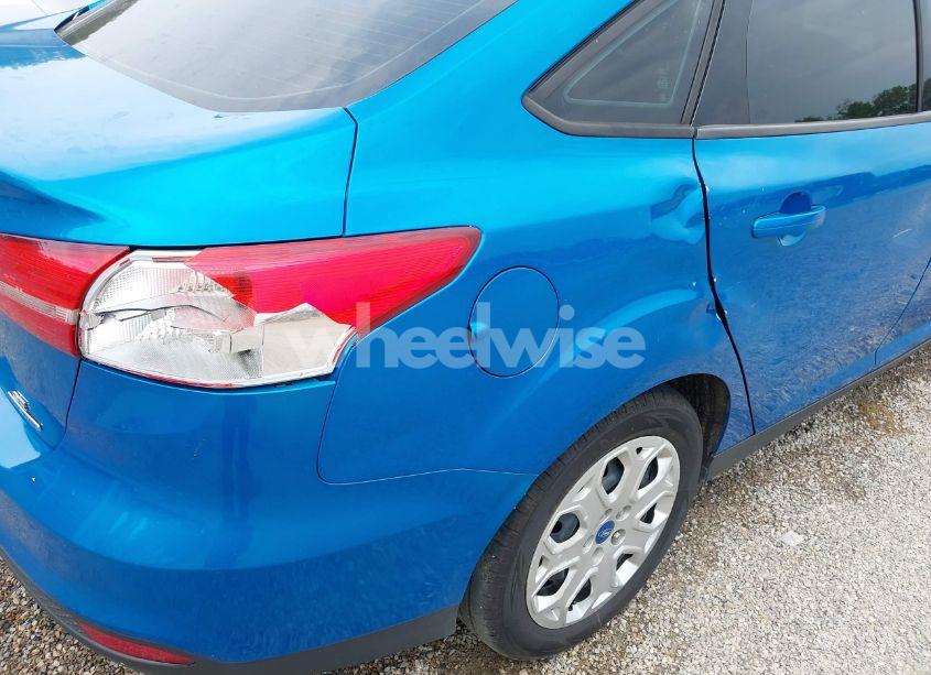 Photo 19 of 2015 Ford Focus SE (VIN 1FADP3F21FL274182)