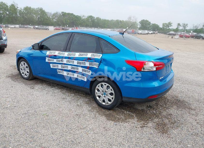 Photo 3 of 2015 Ford Focus SE (VIN 1FADP3F21FL274182)