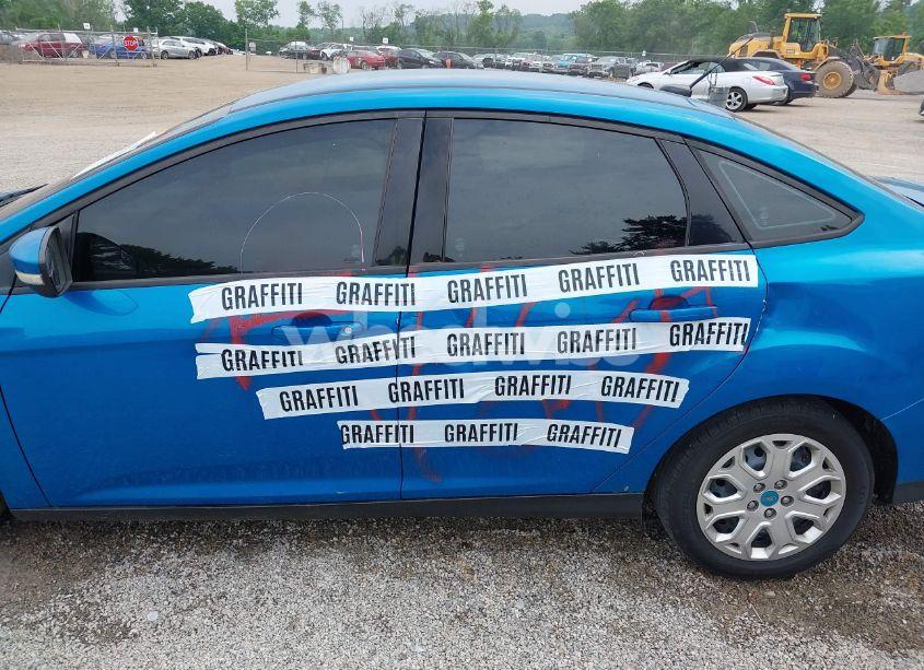 Photo 6 of 2015 Ford Focus SE (VIN 1FADP3F21FL274182)