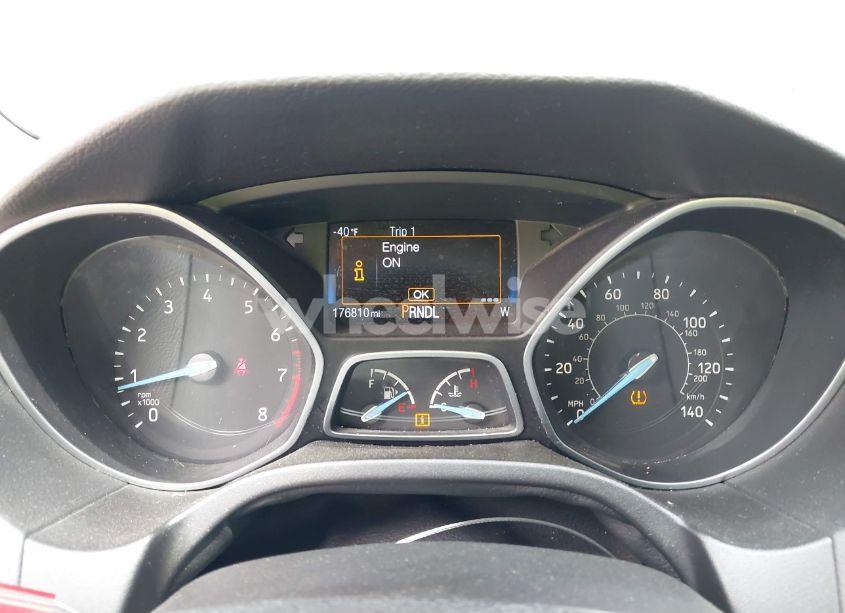 Photo 7 of 2015 Ford Focus SE (VIN 1FADP3F21FL274182)