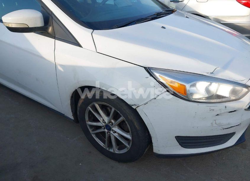Photo 12 of 2015 Ford Focus SE (VIN 1FADP3F21FL276336)