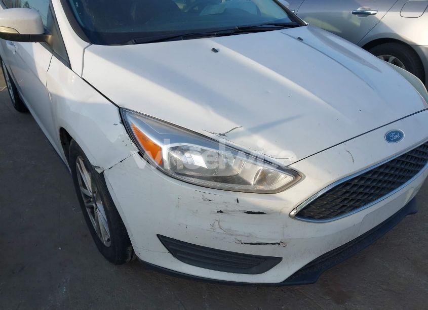 Photo 6 of 2015 Ford Focus SE (VIN 1FADP3F21FL276336)
