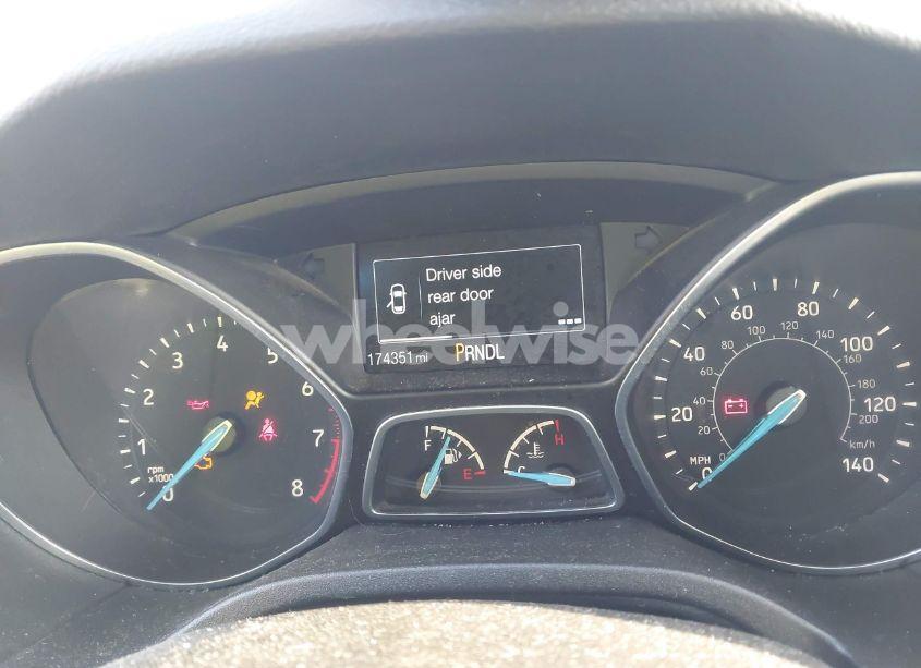 Photo 7 of 2015 Ford Focus SE (VIN 1FADP3F21FL276336)