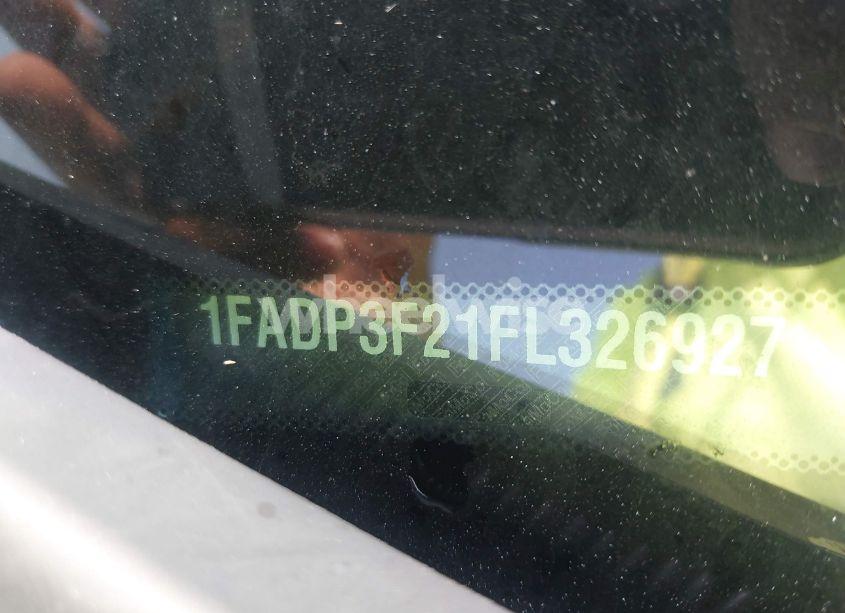 Photo 12 of 2015 Ford Focus SE (VIN 1FADP3F21FL326927)