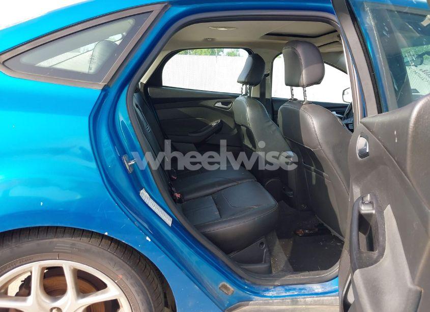 Photo 8 of 2015 Ford Focus SE (VIN 1FADP3F21FL326927)