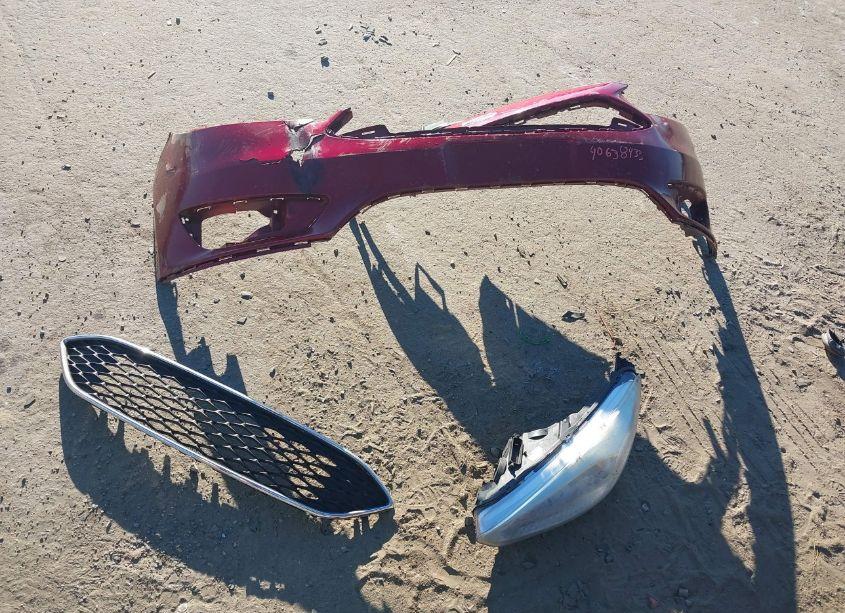 Photo 12 of 2015 Ford Focus SE (VIN 1FADP3F21FL330976)