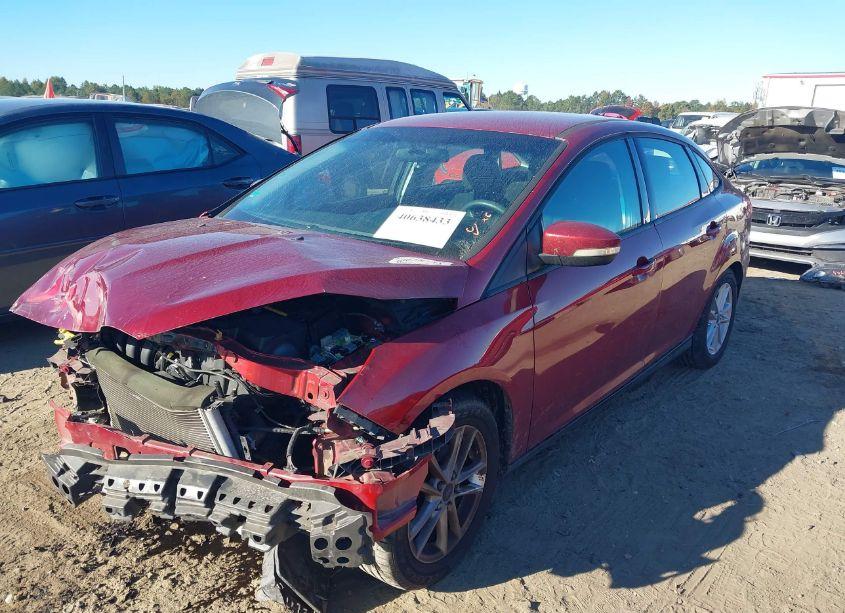 Photo 2 of 2015 Ford Focus SE (VIN 1FADP3F21FL330976)