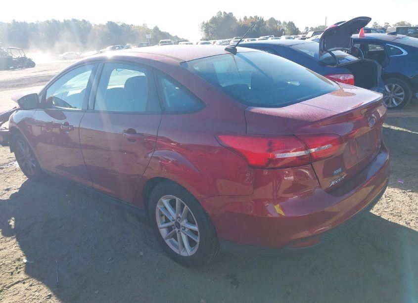 Photo 3 of 2015 Ford Focus SE (VIN 1FADP3F21FL330976)