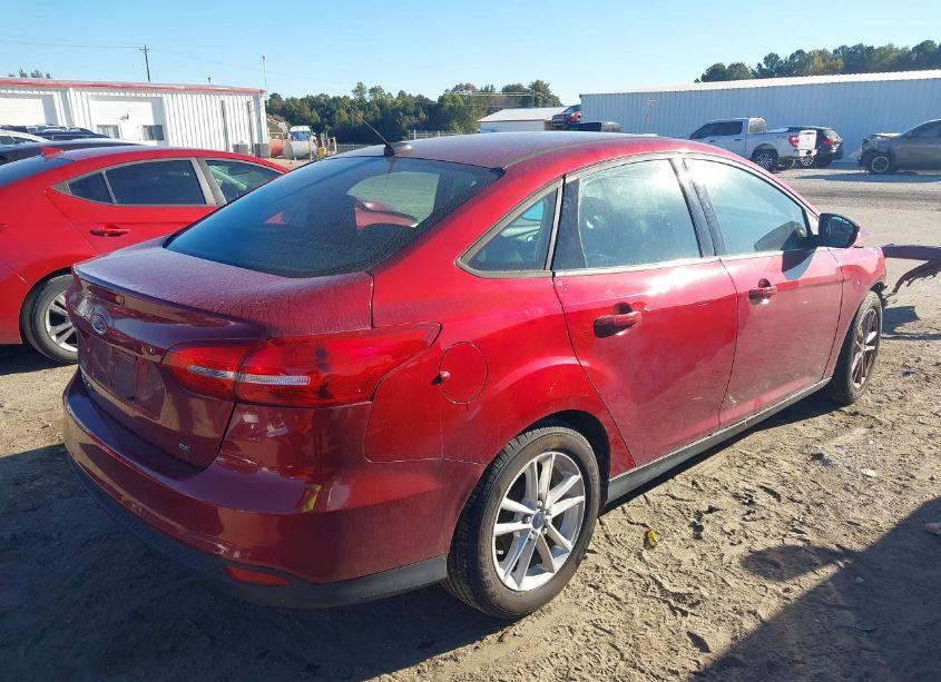 Photo 4 of 2015 Ford Focus SE (VIN 1FADP3F21FL330976)