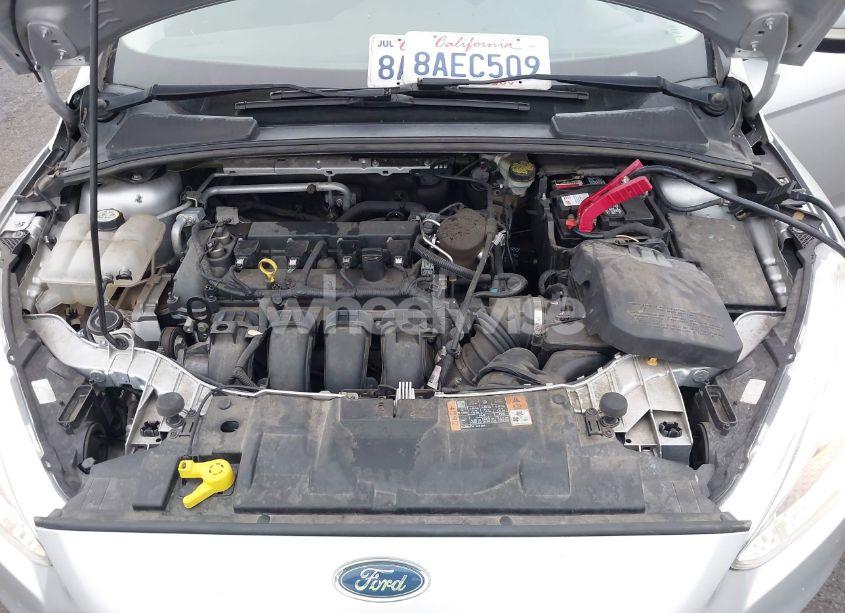 Photo 10 of 2015 Ford Focus SE (VIN 1FADP3F21FL335143)