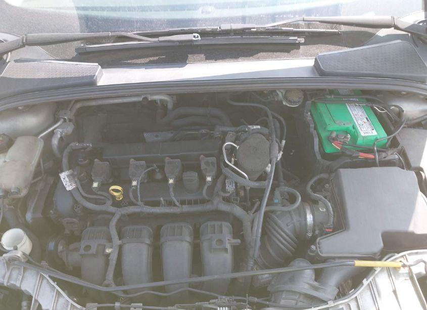 Photo 10 of 2015 Ford Focus SE (VIN 1FADP3F21FL335739)