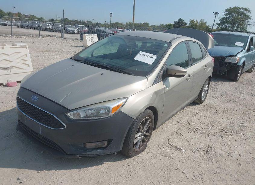 Photo 2 of 2015 Ford Focus SE (VIN 1FADP3F21FL335739)