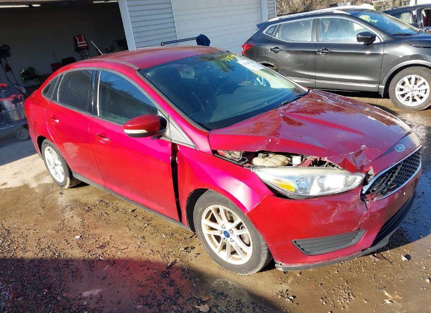 2015 Ford Focus SE (VIN 1FADP3F21FL346854) main photo