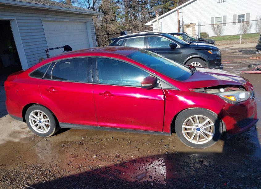 Photo 13 of 2015 Ford Focus SE (VIN 1FADP3F21FL346854)