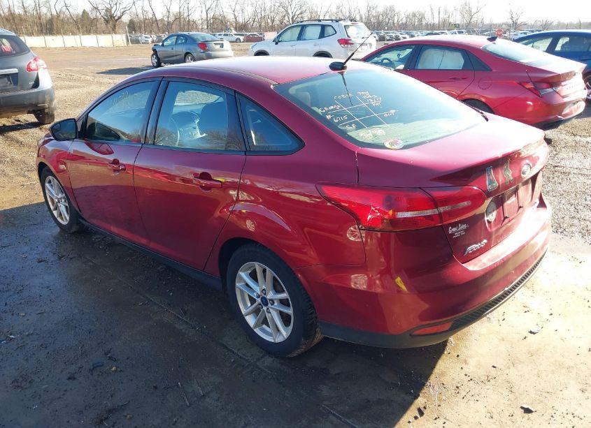 Photo 3 of 2015 Ford Focus SE (VIN 1FADP3F21FL346854)