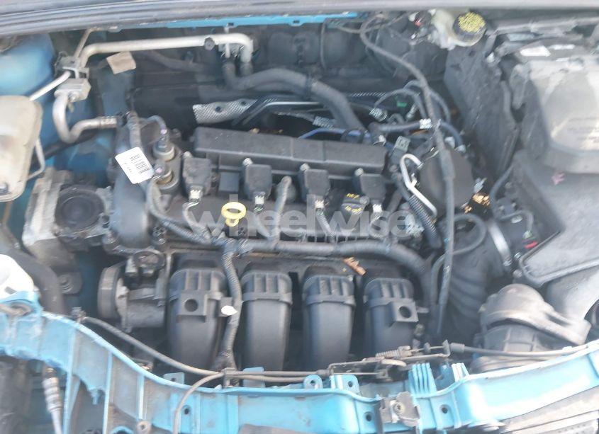 Photo 10 of 2015 Ford Focus SE (VIN 1FADP3F21FL346952)