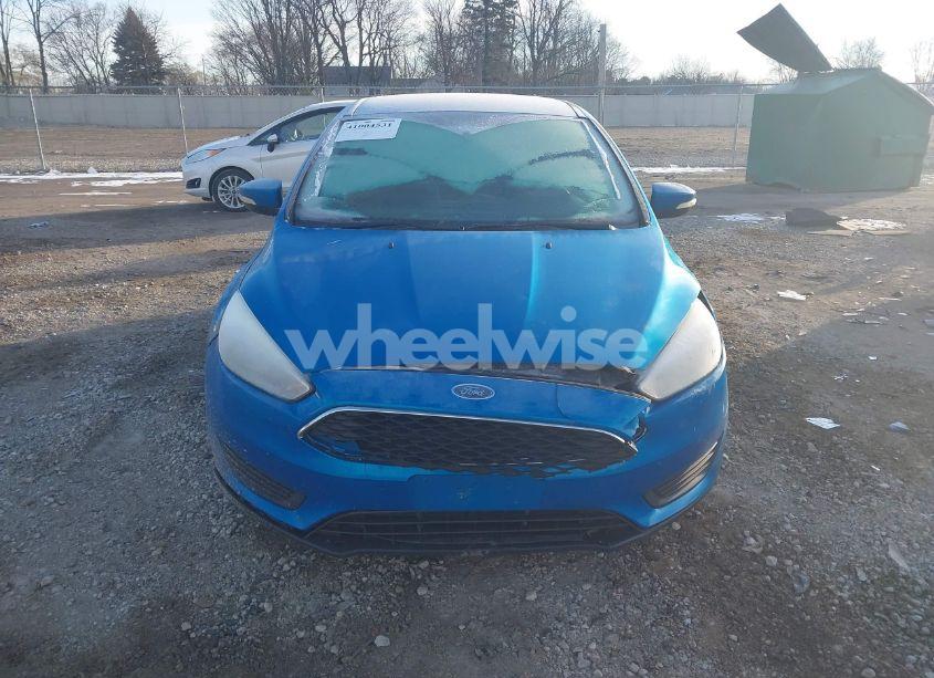 Photo 13 of 2015 Ford Focus SE (VIN 1FADP3F21FL346952)