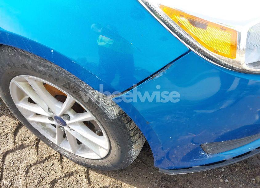 Photo 18 of 2015 Ford Focus SE (VIN 1FADP3F21FL346952)