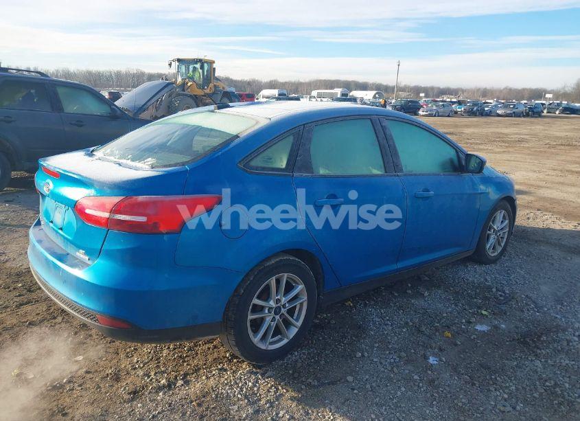 Photo 4 of 2015 Ford Focus SE (VIN 1FADP3F21FL346952)