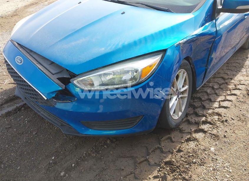 Photo 6 of 2015 Ford Focus SE (VIN 1FADP3F21FL346952)