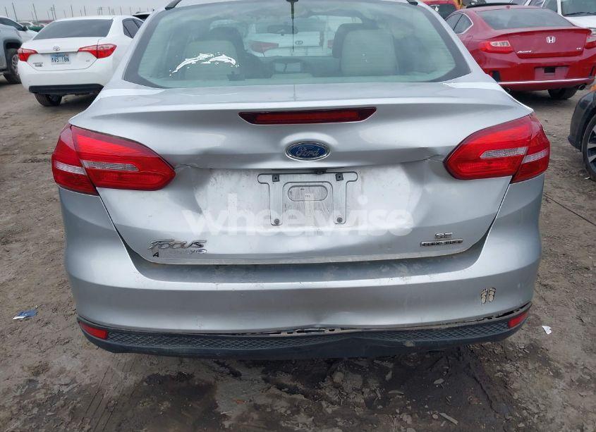 Photo 12 of 2015 Ford Focus SE (VIN 1FADP3F21FL347907)