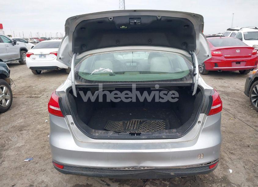 Photo 6 of 2015 Ford Focus SE (VIN 1FADP3F21FL347907)